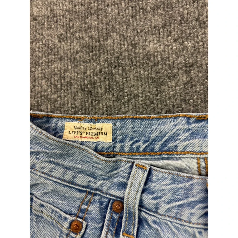 Levis 501 Jeans Womens 26 Blue Light Wash Straight Leg Raw Hem Button Fly - Picture 3 of 11